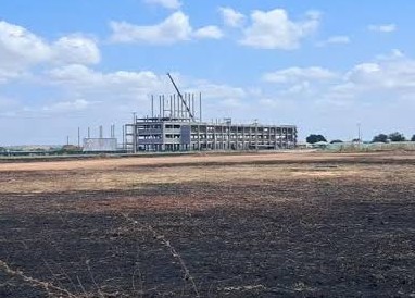 OBRAS DO HOSPITAL REGIONAL DO CENTRO-SUL AVANÇAM EM IGUATU MESMO DURANTE O DOMINGO