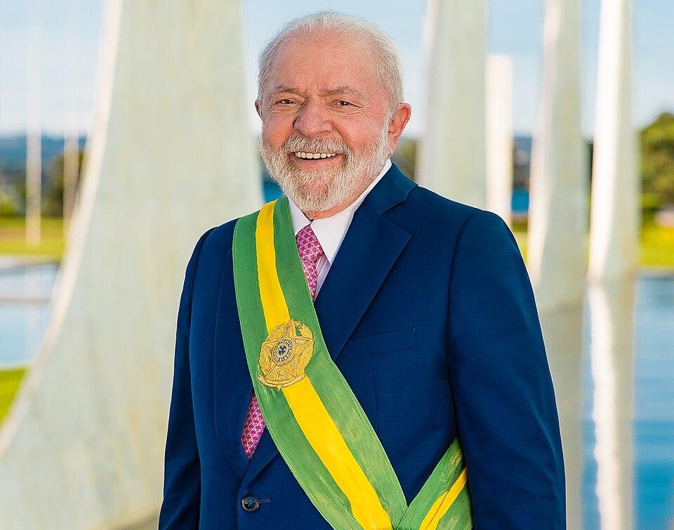 Após vitória de Lula, publicações sobre suspensão de doações aos mais pobres repercutem nas redes sociais